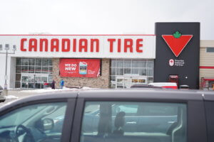 canadian tire カナディアンタイヤ　カナダ　トロント　ホームセンター