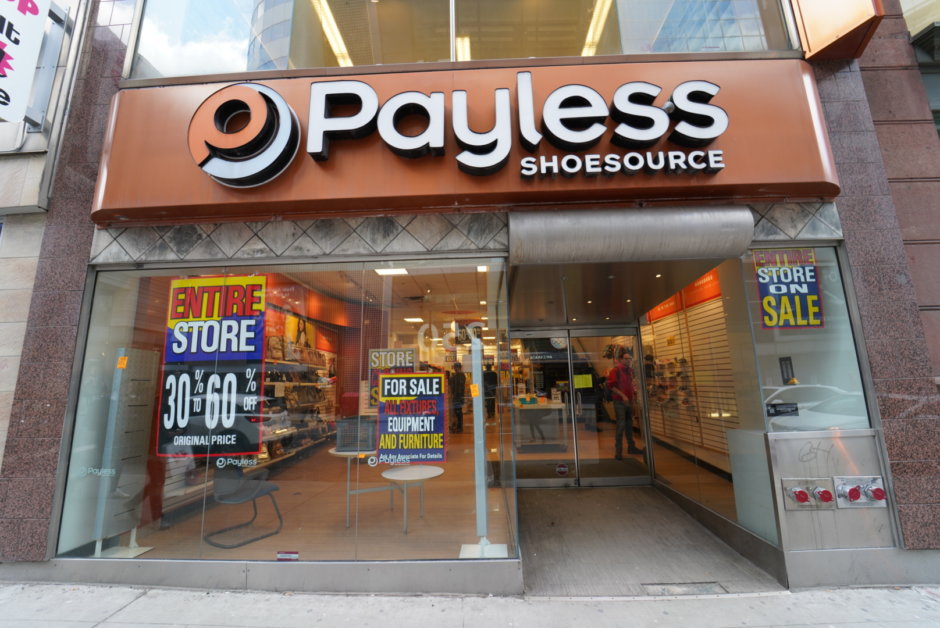 payless shoesトロント店の外観